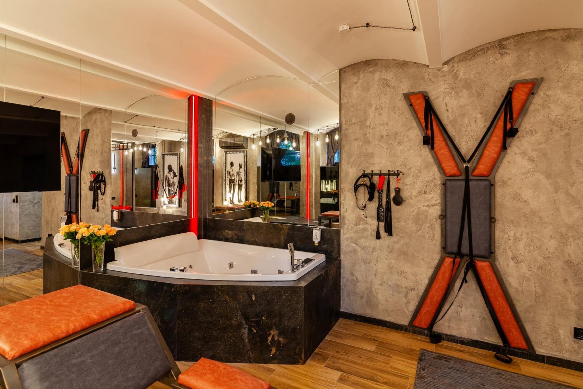 Royal Hot Jucuzzi Apartment Львів Екстер'єр фото